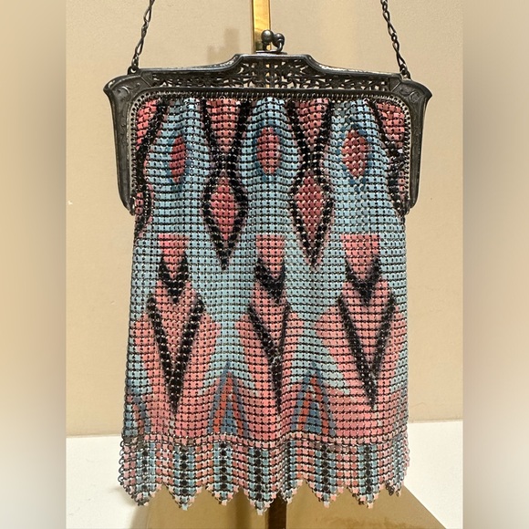 Whiting & Davis 1930’s Sterling Plated “Elsah” Mesh Handbag - Picture 2 of 10